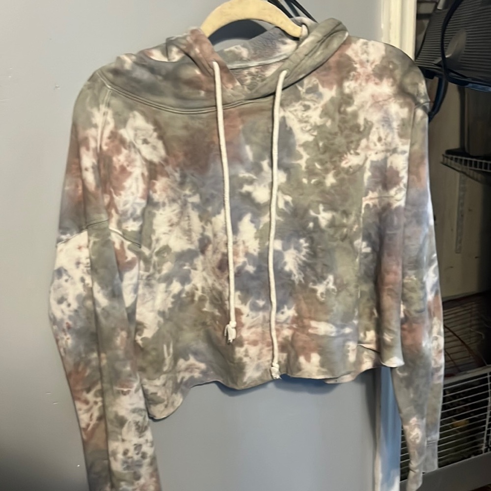 Dark tie die cropped hoodie